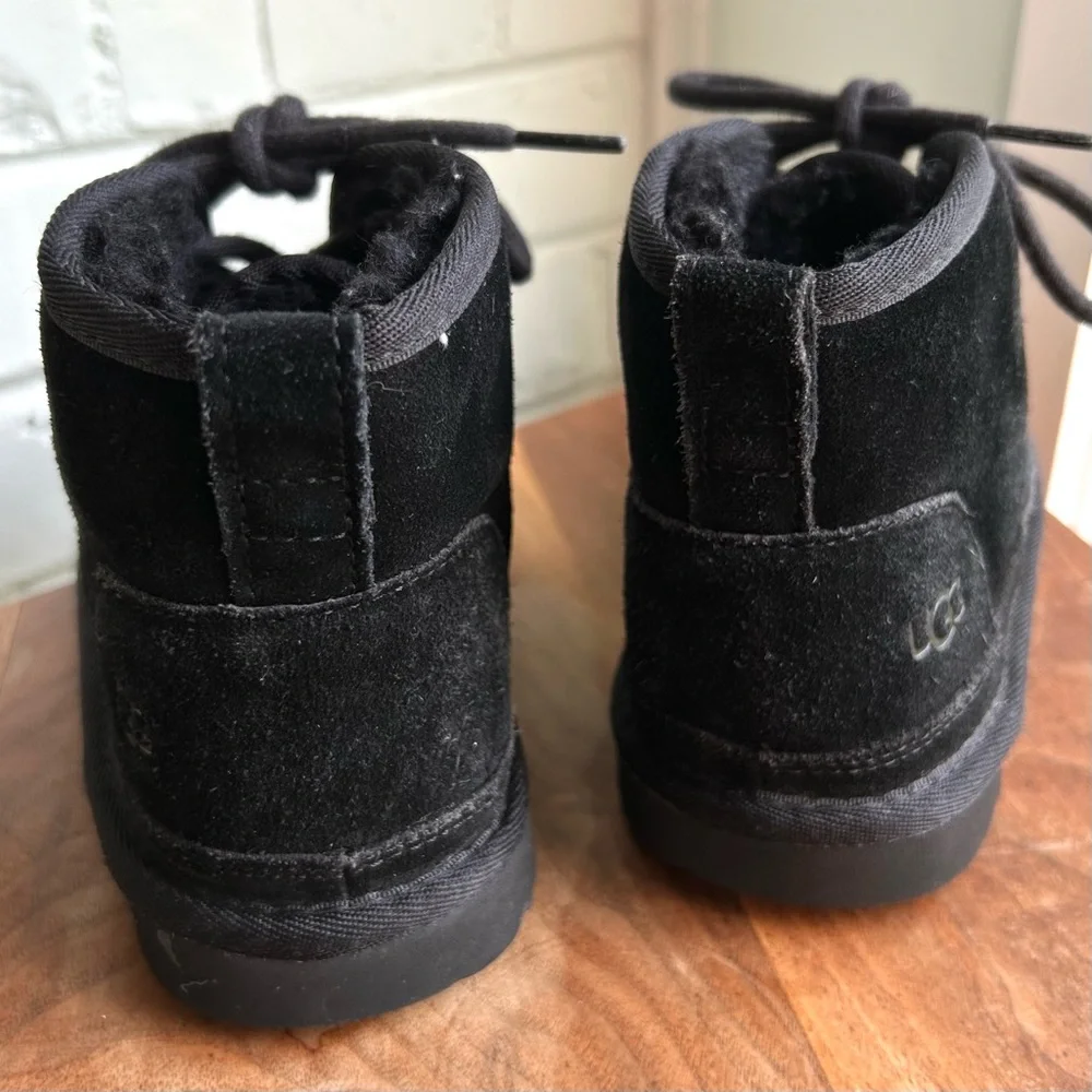 UGG Little Kid Neumel II Chukka Boot Black‎ 3 Unisex